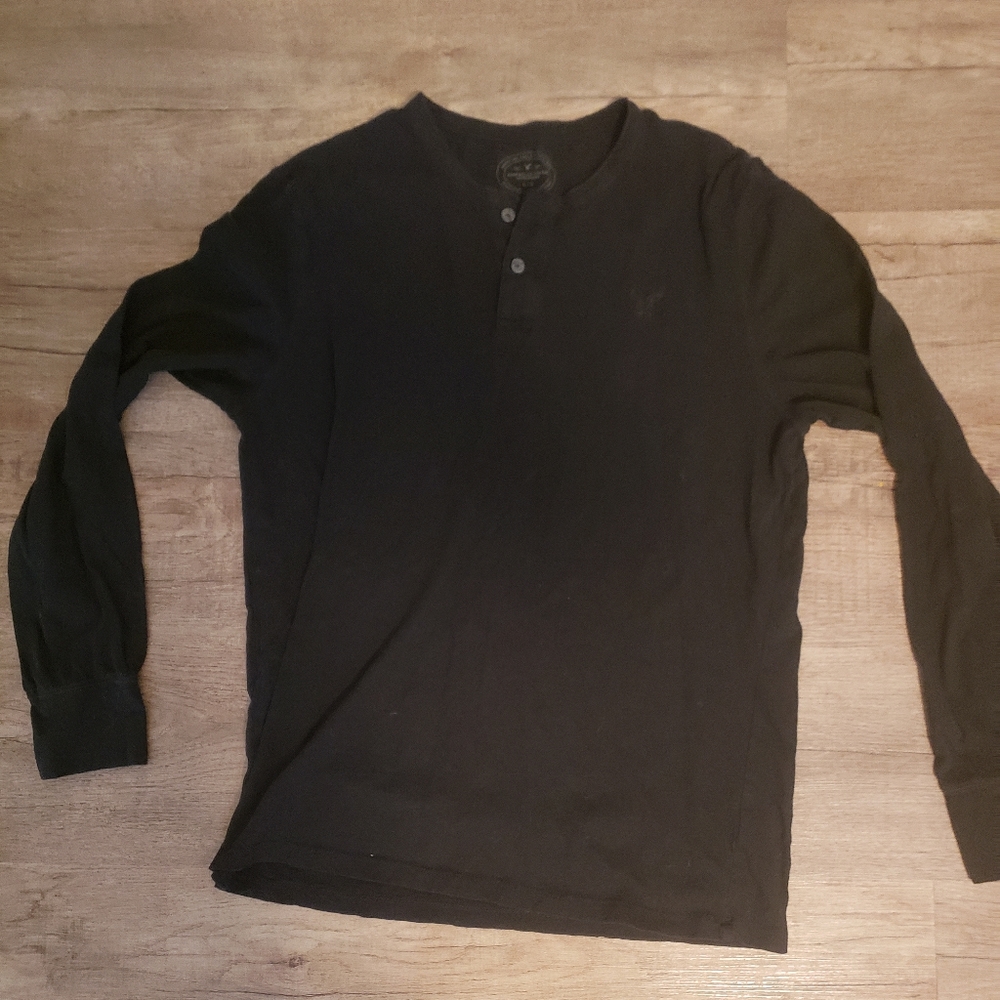 American Eagle Long Sleeve shirt